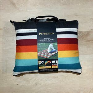 NWT Pendleton Outdoor Packable Blanket - 72" L x 60" W